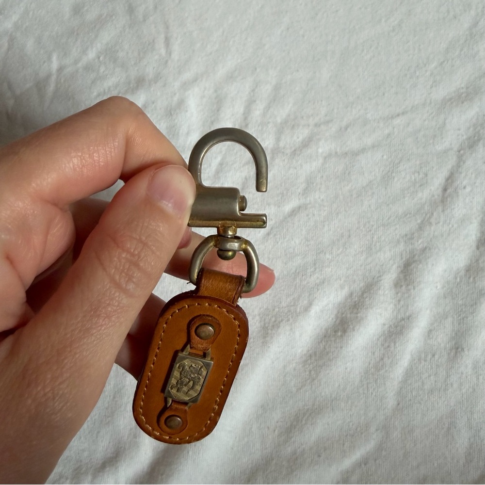 Burberrys Vintage Leather Keychain Logo Brass RARE - Picture 5 of 5
